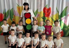 "Светофорик в гостях у ребят" "Светофорик в гостях у ребят".