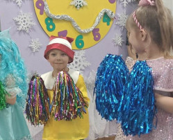 Выставка поделок "Новогодняя игрушка" Выставка поделок "Новогодняя игрушка".